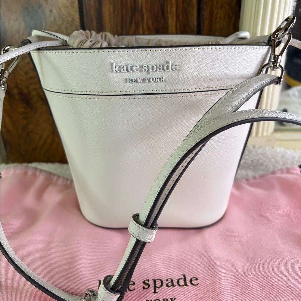 Kate Spade White Bucket Crossbody Bag 9×6